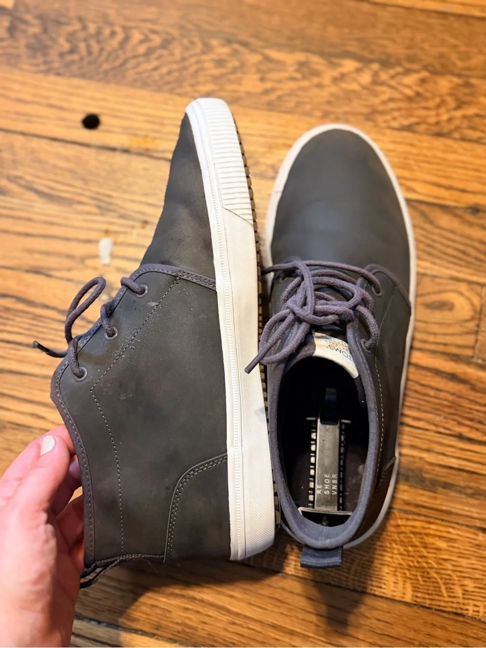 TOMS Paseo Grey Leather Chukka Sneakers Men’s Size 10 White Rubber Sole